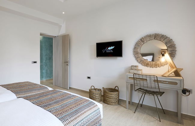 Almyriki Beach Villa - Photo 8