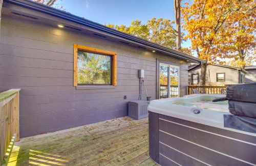 Deck and Boat Dock Lakefront Cabin in Eucha! - Foto 3