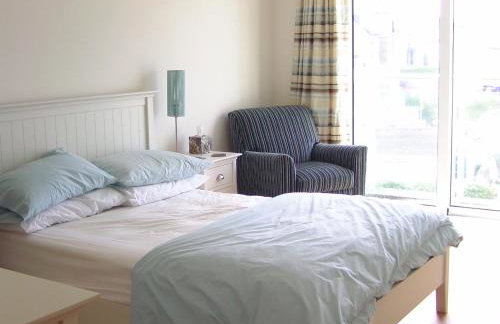 The Beach House & Porth Sands Apartments - Photo 44