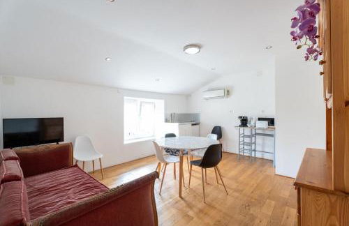 STUDIO Saint-Genest- Lerpt proche gorges de la LOIRE - Foto 7