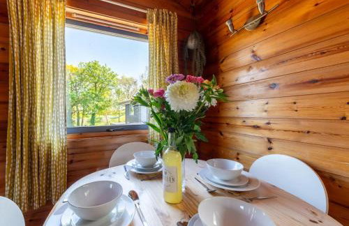 Chalet Lodge 1 by Interhome - Foto 2