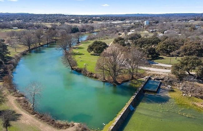 Modern 3 2 two Kings hot tub Fire pit 16min to Wine Trail Nearby Pickleball Courts Pools - Foto 9