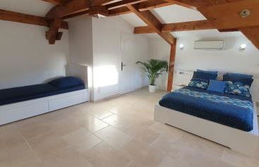 Maison calme et rénovée "Oléa Provence" à 20mn d'Aix-en-Provence et Gare TGV - Foto 3