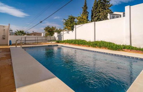 3 Bedroom Stunning Home In Coin - Photo 11