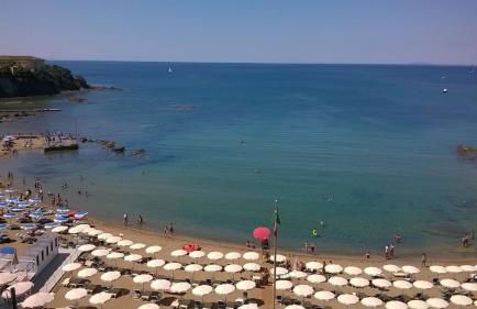 A 20 mt dal mare con ombrellone e sdraio in spiaggia - Foto 16