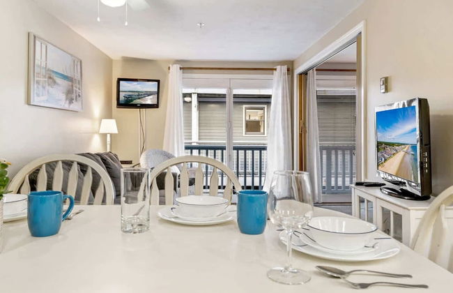 All is Wells Incredible Location! Walk to Beach - Photo 23