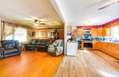 Cozy Ballston Spa Home with Fenced Yard! - Foto 6