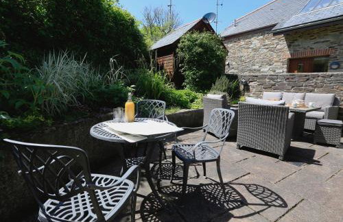 Courtyard Cottage - Photo 33