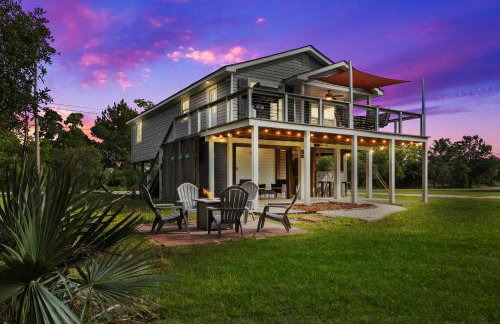 Waterfront Home Game Room Ping Pong Outdoor Bar Area - Foto 1