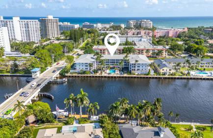Boca Coastal Waterfront Stay - 2BR 2BA - Pool, Gym, Parking, Walk to Beach - Foto 1