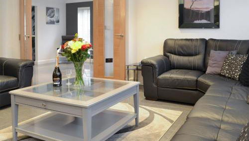 Oswald House - Photo 3