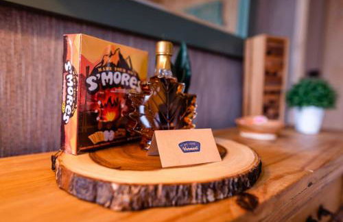 Wine Moose w Hot tub Fireplace Sauna 9min to Mt Snow - Foto 21