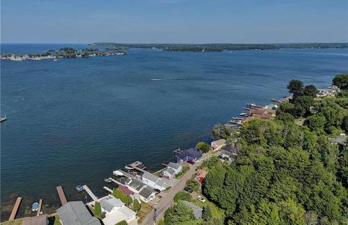 Cute Cottage Overlooking Sodus Bay- Direct Water Access - Foto 7