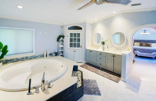 The Creek Resort - Revamped Chic 4BR Haven with Massive Pool, Hot Tub, and Outdoor Space - Foto 7