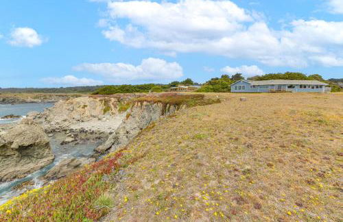 Walk to Beach Luxury Oceanfront Escape in Caspar - Photo 19