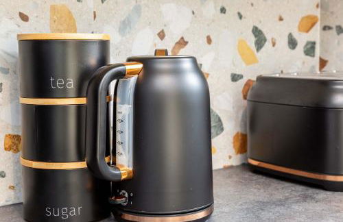 Modern & Stylish 3 Bedroom Home in Peterborough - Photo 31