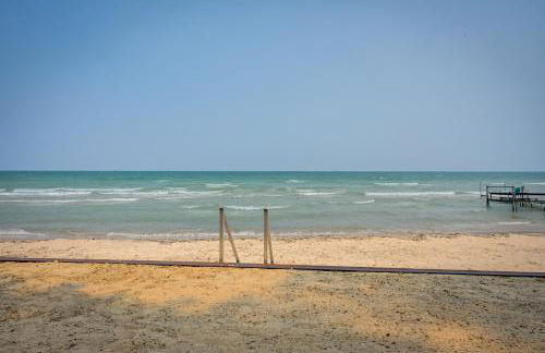 Vibrant Waterfront Vacation Rental on Lake Huron! - Foto 32