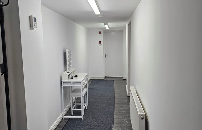 Basement Apartment Near City Centre - Foto 23