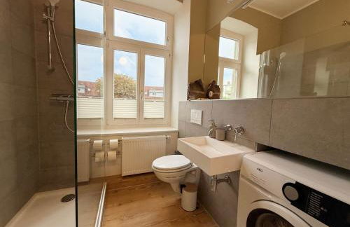 LIVA Stays Schwerin Zentrum - 4 Ferienwohnungen mit Küche und WLAN - Nähe Hauptbahnhof - Ideal für Familien & Monteure - Foto 43