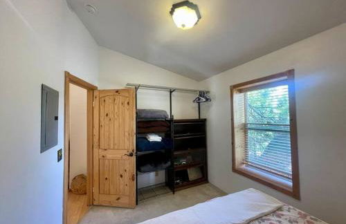 Cabin 7 sleeps 8 BEAUTIFUL BOULDER BAY, BIG BEAR - Foto 3