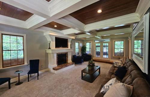 Creekside Haven with Dock & Scenic Views - Foto 23