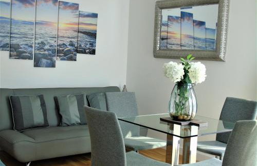 Seaview, Luxury apartment, 2 min walk to Porth Beach - Foto 38