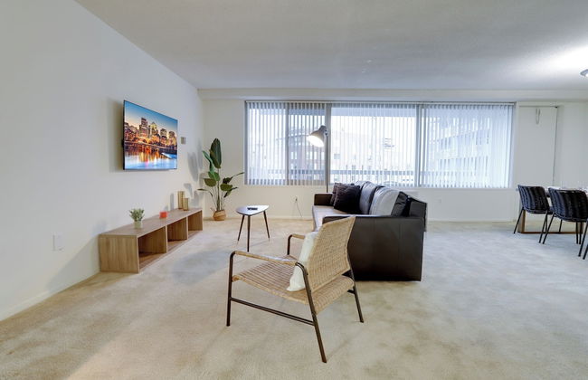 Crystal City Apt Close to Airport - Foto 1