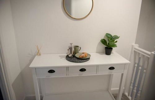 4-Bed, Sleeps 6, contractors welcome! - Foto 34