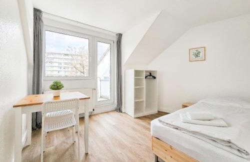 Tolstov Apartments - Monteurwohnungen - 3 Schlafzimmer - Küche - Balkon - Waschmaschine - 25 Min zur Messe DUS - Foto 10