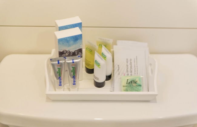 The Woods- Container Tiny House 12 min to Magnolia Baylor Downtown - Foto 5