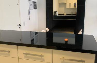 1103- Apartamento Encantador, amplo e decorado, mobiliario moderno, cozinha completa com utensílios , Excelente vista da cidade e localização privelegiada no bairro Bigorrilho - Photo 45