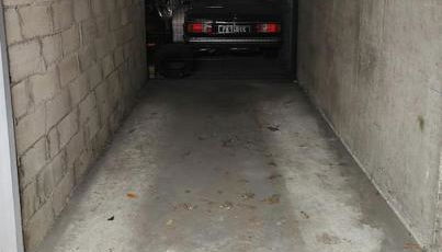 Sunny Flat, parking & RER C and H - Foto 5