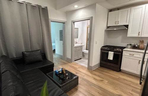 Newly Gated Stylish Steps to Hollywood 2B2B - Foto 15