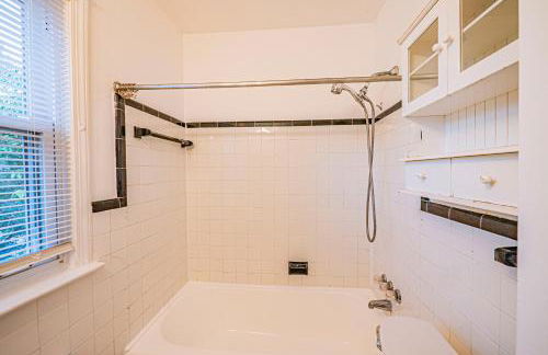5BR 2 Bath Bath Near UMD and Metro to DC! - Foto 13