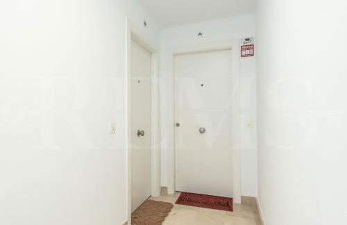 Stylish apartments with balcony & parking near the beach by REMS - Foto 52