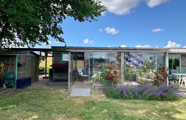 Holiday Home With Winter Garden by the Lauwersmeer for 4 Guest - Foto 1