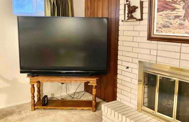 Roomy Midtown Home-Large and Central to Everything - Foto 49