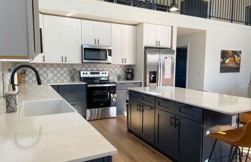 Gorgeous, secluded escape near River with Game room! - Photo 21