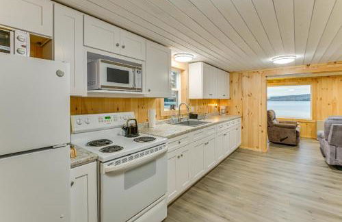 Waterfront Oasis Family Retreat on Long Lake! - Foto 11