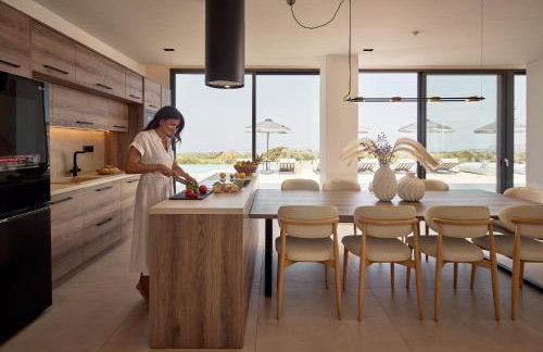 Gavras Exclusive Villas, with Infinity Pools, Spa Whirlpools & SeaViews, By ThinkVilla - Foto 48