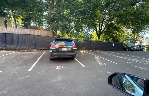 Modern & Spacious 2BR Apartment with Gym & Parking - Photo 40