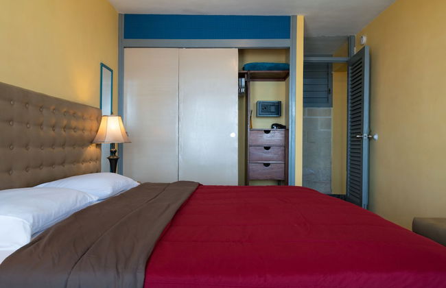 Aparthotel in Havana - Photo 35