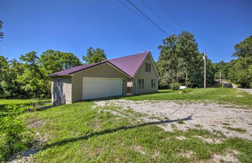 Modern Eckerty Home with Deck on Patoka Lake! - Foto 32