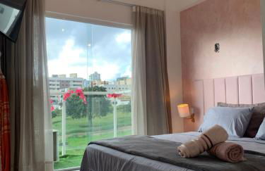 Sacada com ar, rede, pôr do sol, lareira e cinema no Candeias - Foto 3