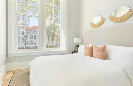 Sleeps 16 4 Units Steps to the French Quarter The Harlequin by AvantStay - Foto 32