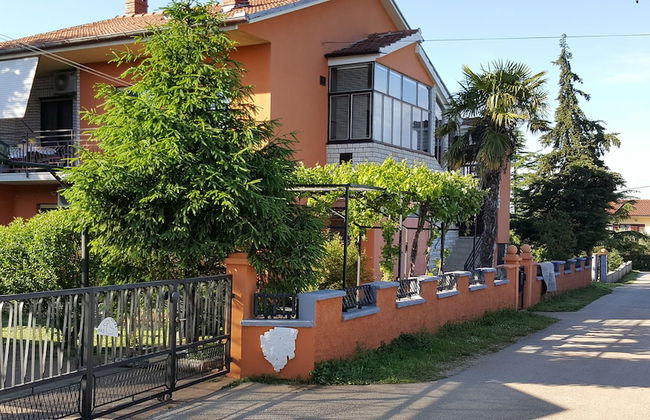 Riko & Mima Apartment - Photo 1