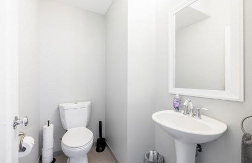 Luxury Downtown Townhome Private Garage Unit 4 - Photo 6