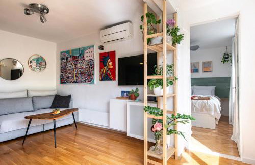 The Base - Bright 2BR, Near Old Town, Walk to Beach - Foto 1