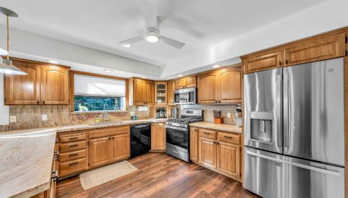 Tahoe Retreat with Decks and Separate Studio - Foto 2