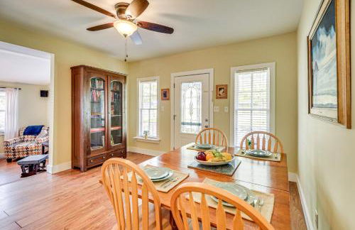 1 Block to Crescent Lake Charming Home with Porch! - Foto 10